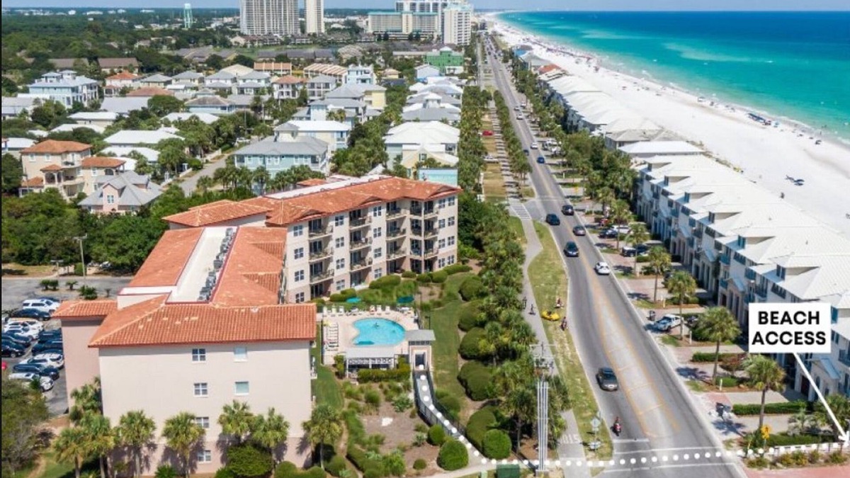 Gorgeous Emerald Waters! 2nd floor. New rental!