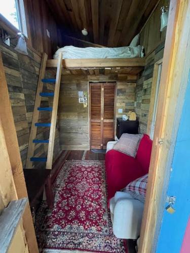 Gracies Grotto Cabin