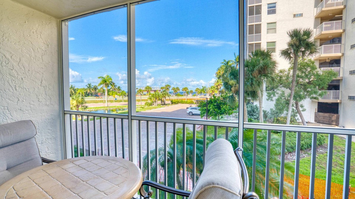 Gulf Facing Views at Beach And Tennis Studio 3205