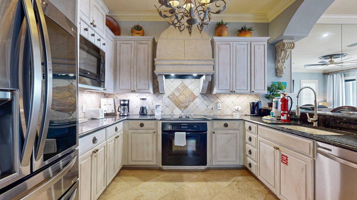 Gulf front townhome w/water views, updated interior, beach access