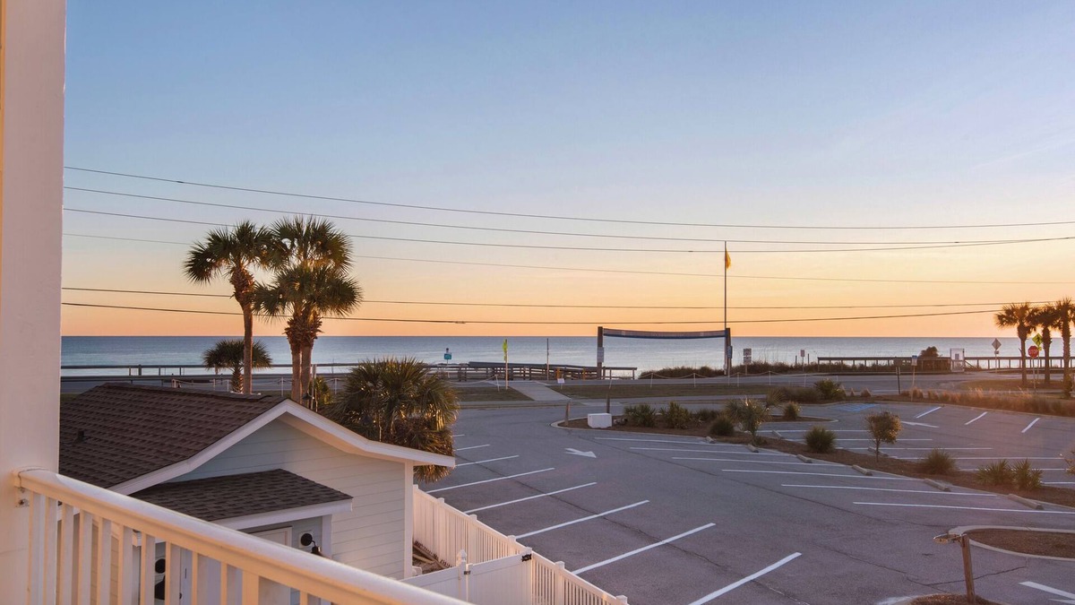 ⭐Gulf Views-Steps 2 Beach-Pool+Hot Tub-Private Balcony-1BR+Bunk Summerspell 210⭐