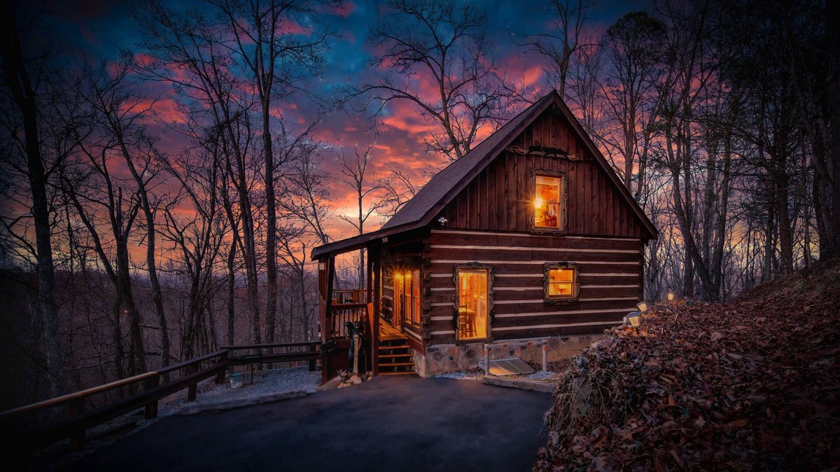Hand-Hewn Log Cabin near Downtown, Sleeps 6