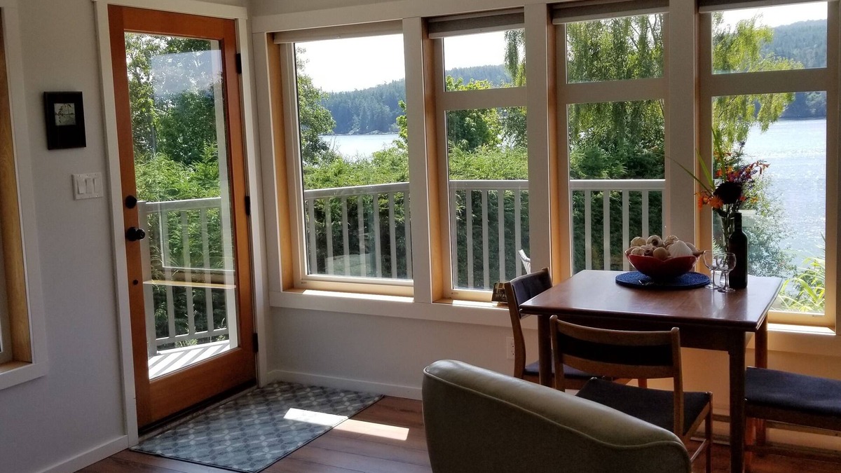 Harbourside Haven - One Bedroom Oceanview Suite