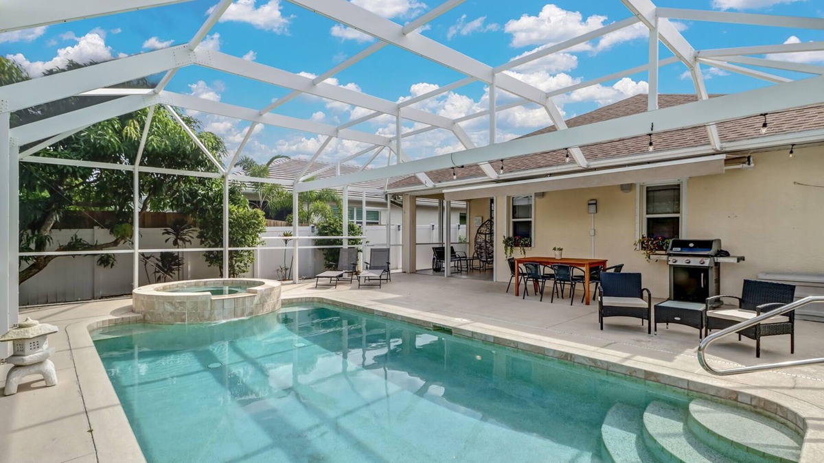 Heated Pool and Spa Home!