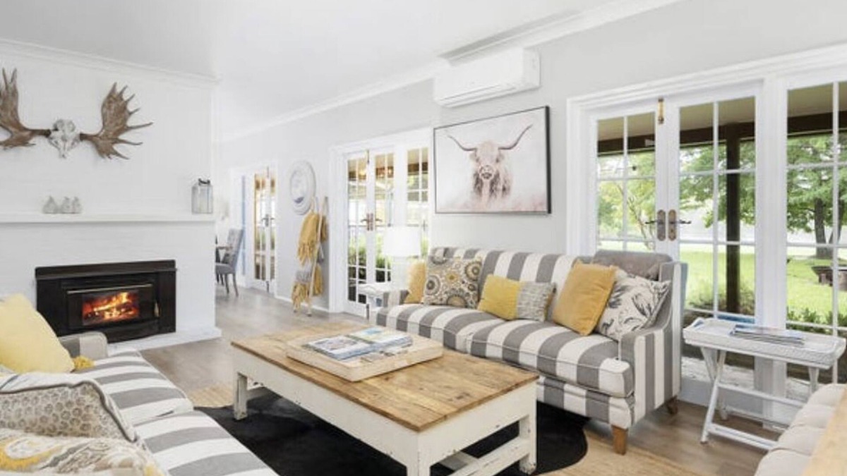 Highlands Lakehouse - Rural Farm Escape