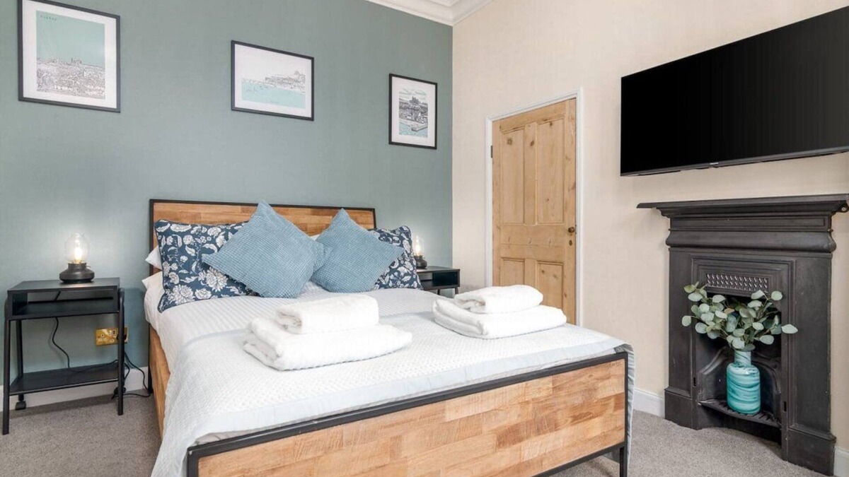 Host & Stay | Railman's Rest