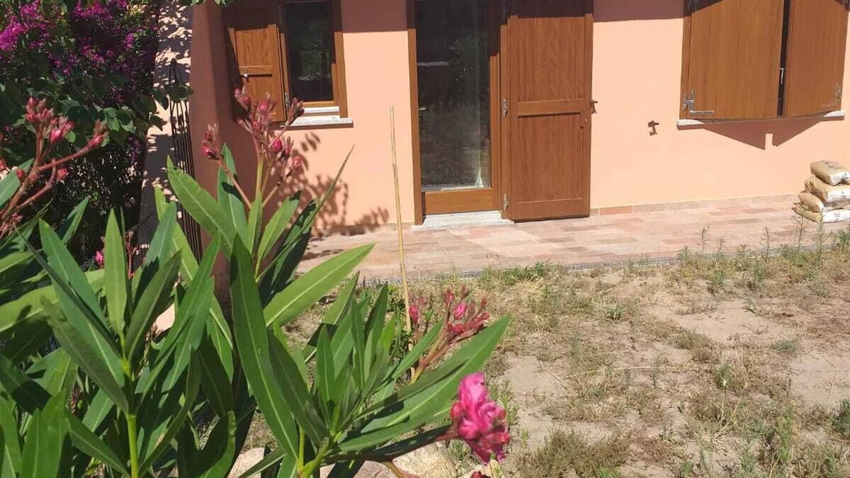 house sleeps 4 Terrace with summer kitchen barbecue