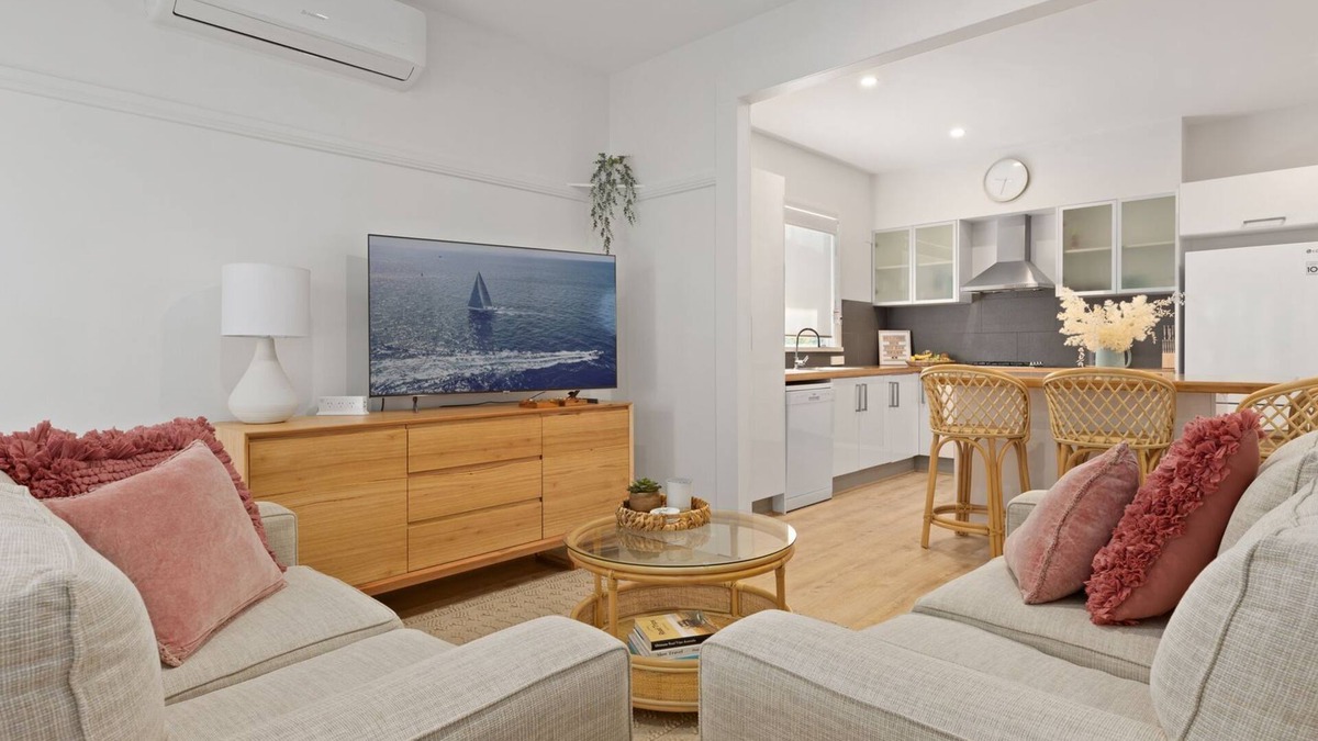 Husky Beach House by Experience Jervis Bay