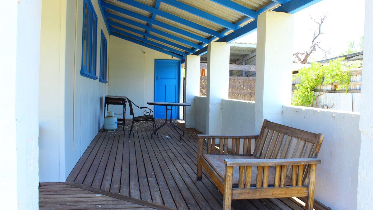 Indigo Surf Shack - the rustic charm of yesteryear but with modern comforts!