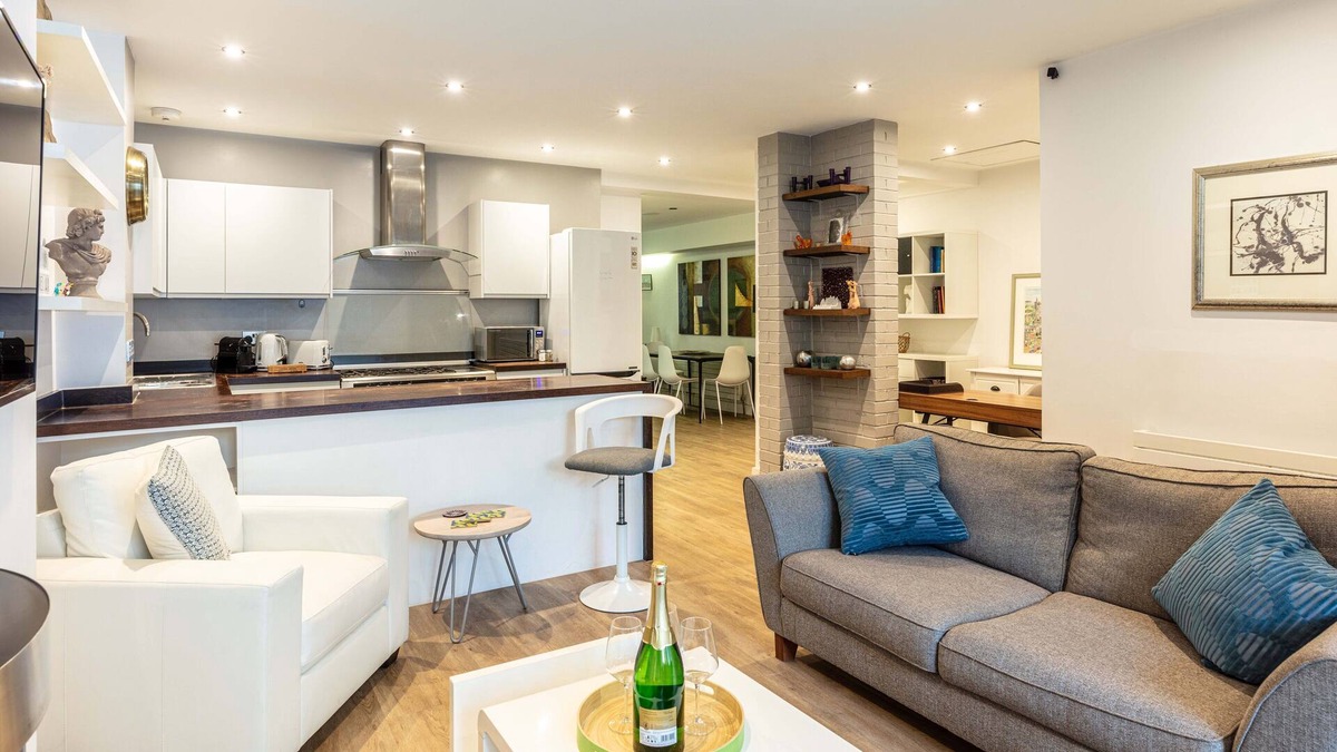 Kensington Garden Flat