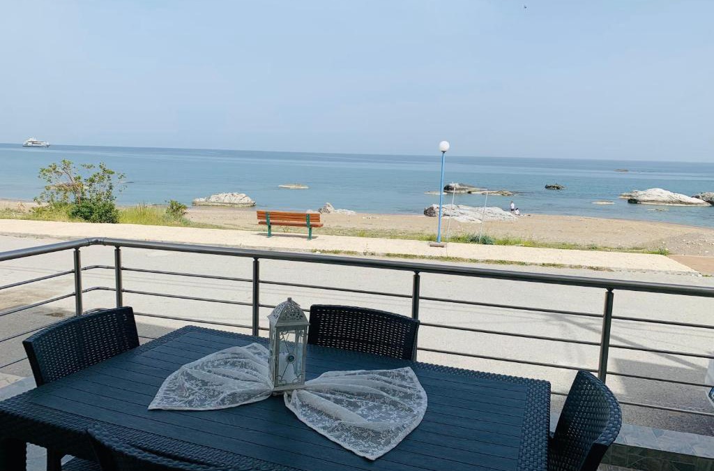 Kima Stegna sea view