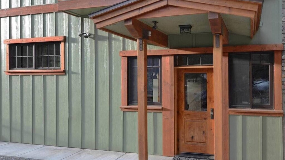 King Suite for Active Couples Inside Yosemite Gate, Your Basecamp for Adventure!