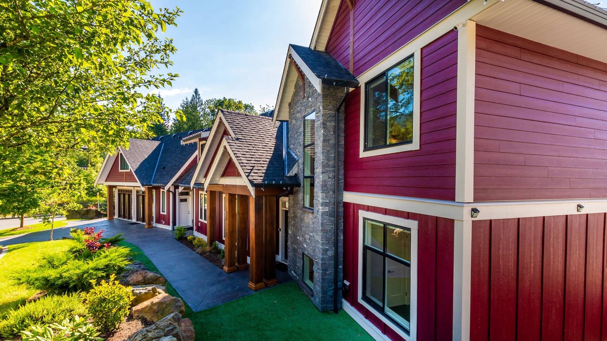 Kingston House - Private, Luxurious Living, Full of Amenities