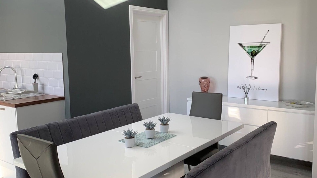 Ladyburn House - 4 Bedroom house with Sea Views