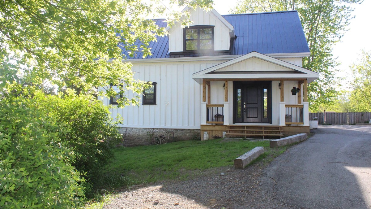 Lake Street Carriage House