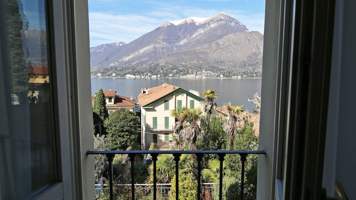 Lake View In The Heart Of Town
