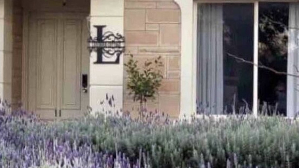 LAVENDER CB at perfect location, free WiFi, Netflix - 3BR, 2BA.