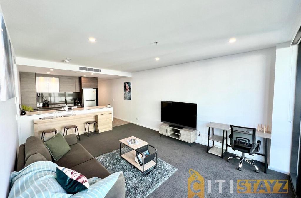 Light & Lovely in Canberra's CBD - 1BR Apt w/Carsp