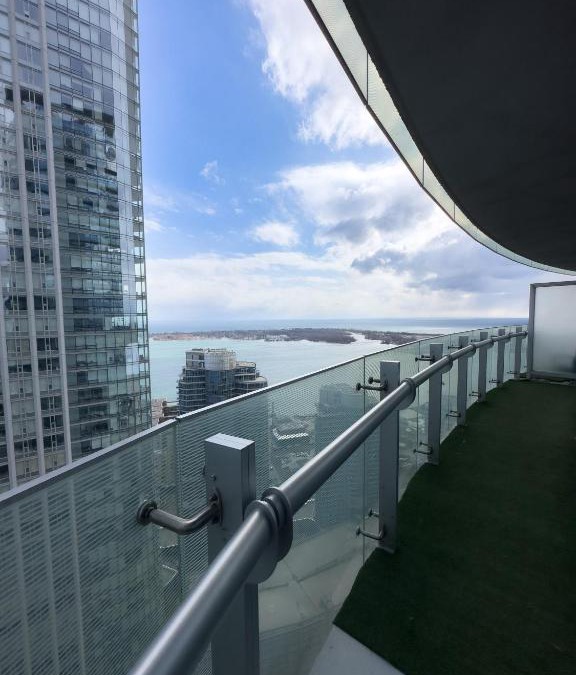 Luxury 2 bedrooms with Lakeview CN Tower Entertainment District Rogers Centre