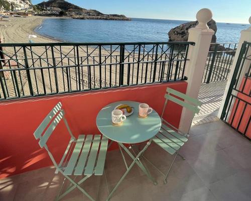Luxury Catalan Bay Beach House - Sea + Rock Views