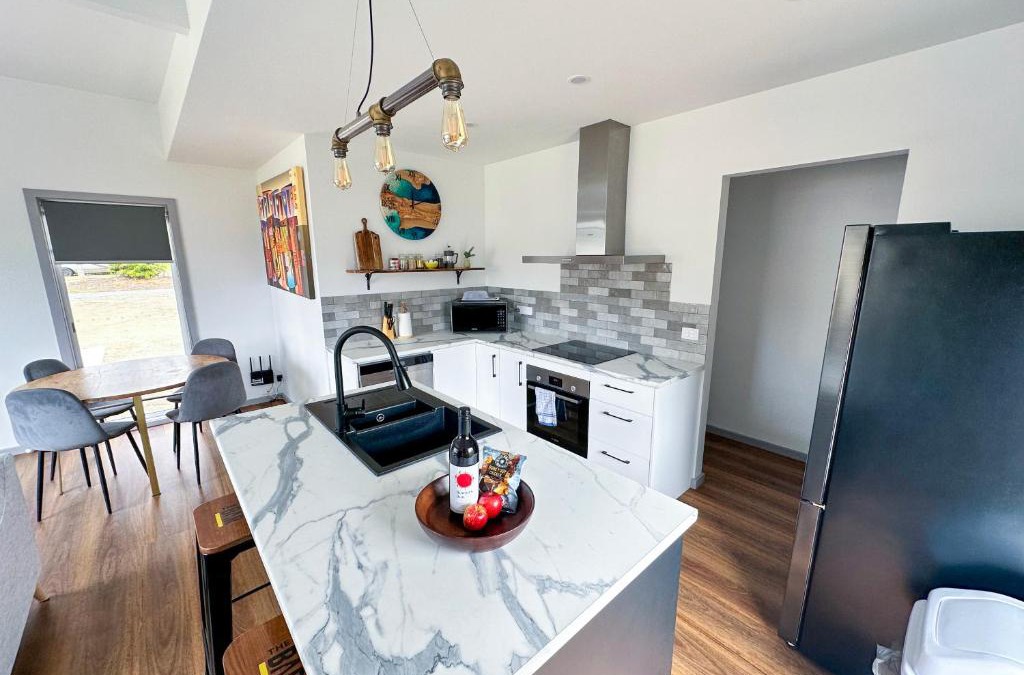 Luxury Holiday Unit 8min walk to Town Center with Boat Parking