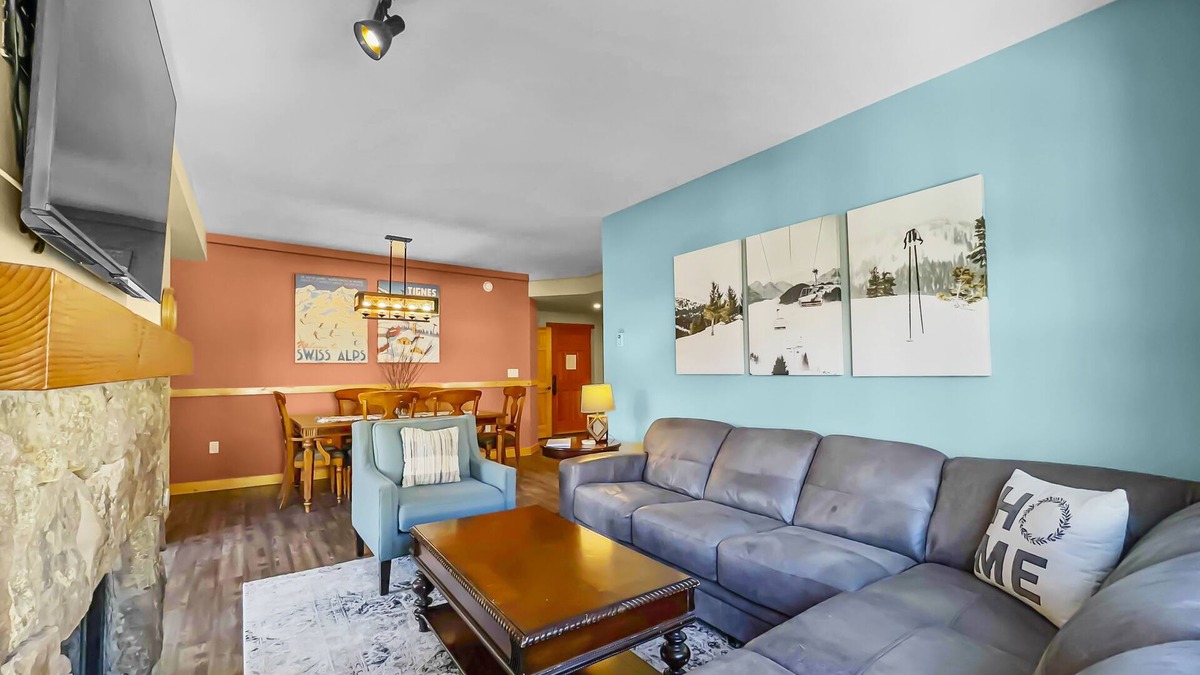 Luxury Remodeled Condo Short Walk to Lifts Incredible View 3 Hot tubs! PP403