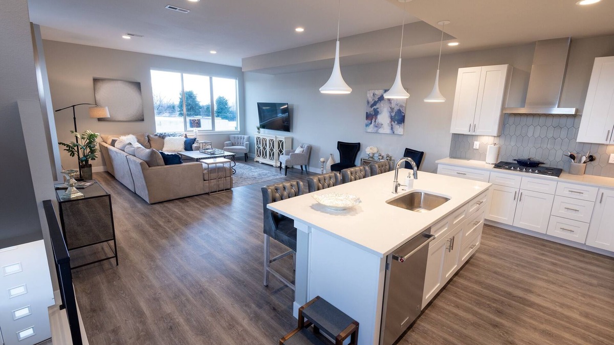 Luxury Townhome, AMAZING mtn views, Roof top deck! Swedish,DU, Red Rocks, skiing