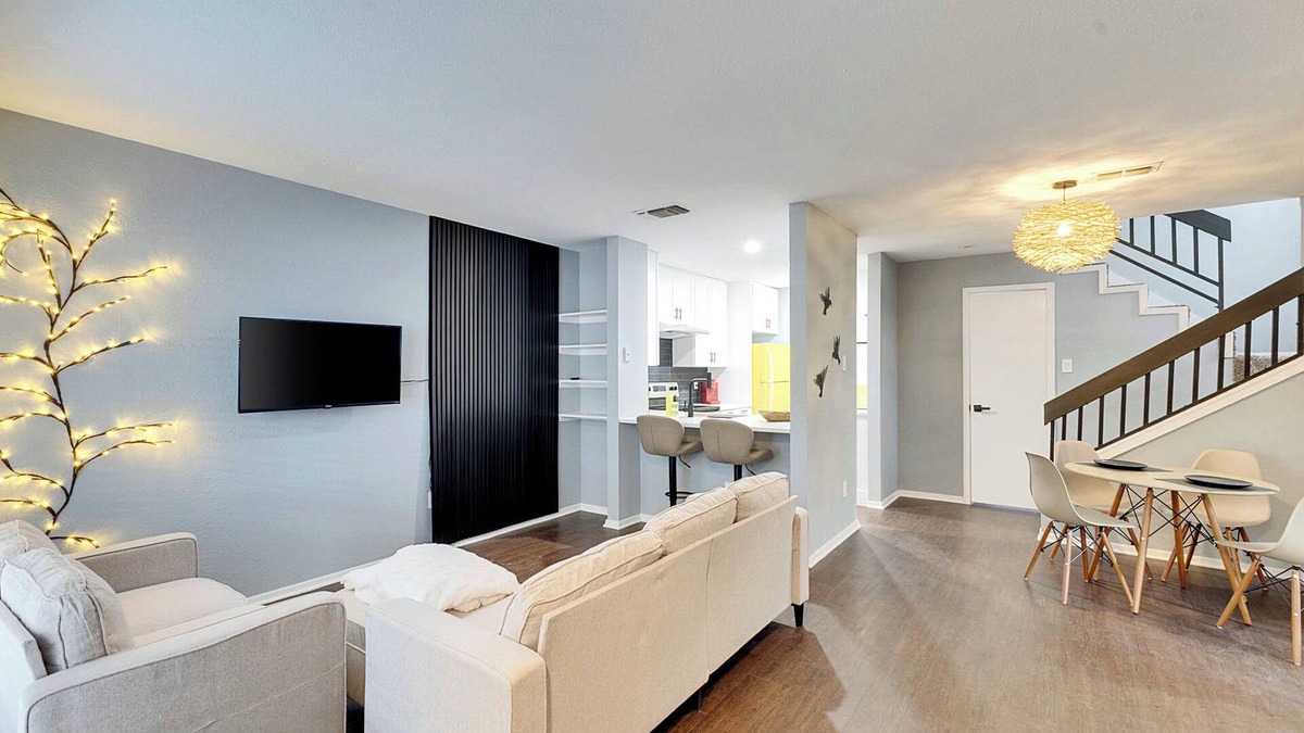 Luxury Townhouse With Pool/Near the Domain