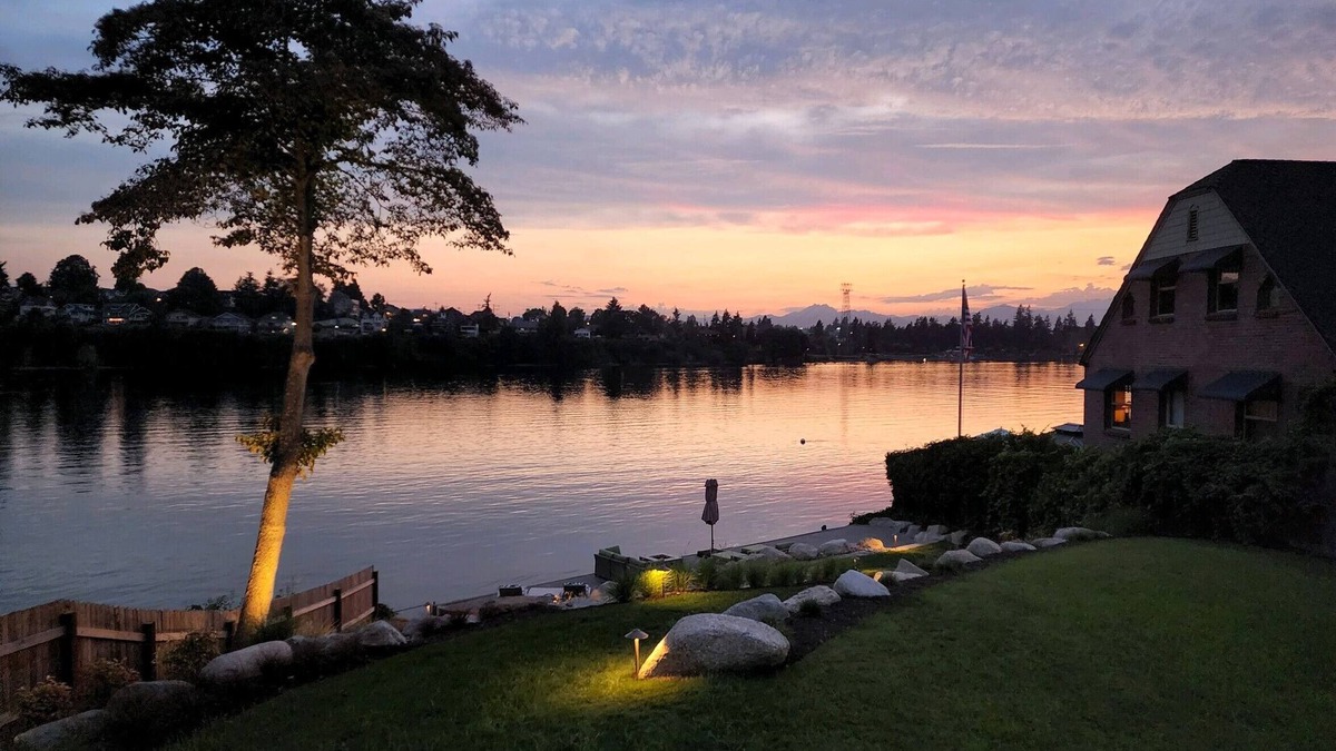 Manette Waterfront Beach Cottage