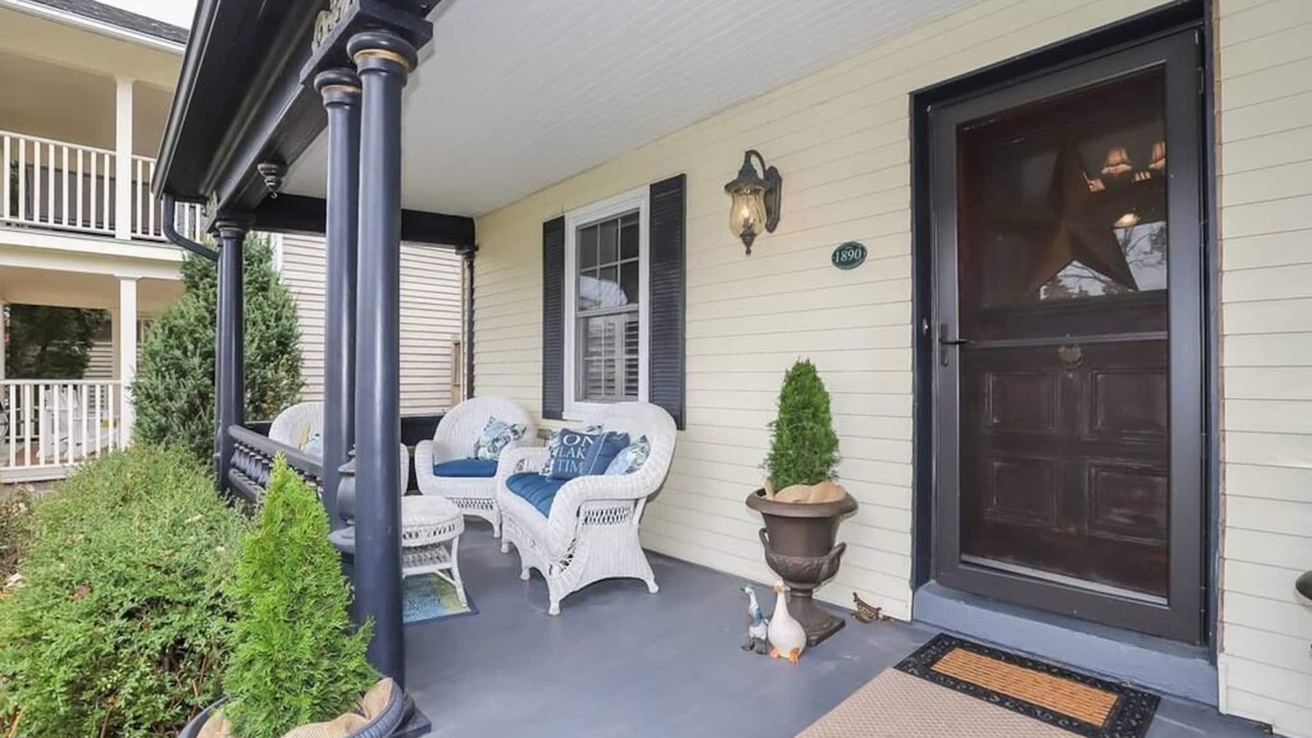 Meritage House - Excellent Location, King St. NOTL