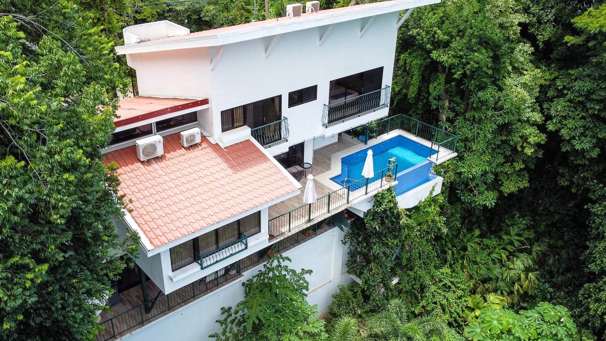 Mi Casa Es Su Casa, Walking distance from Beach