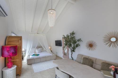 Moderne Studio Sea dichtbij de zee met zwembad