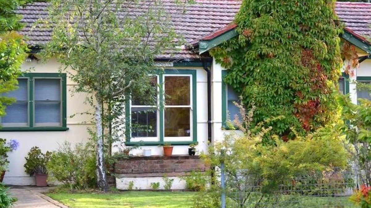 Moonya, the writer's retreat, the 1950s vintage holiday home and house gallery