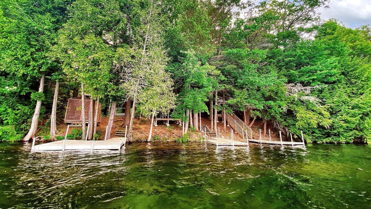Morden Main House on Moore Lake