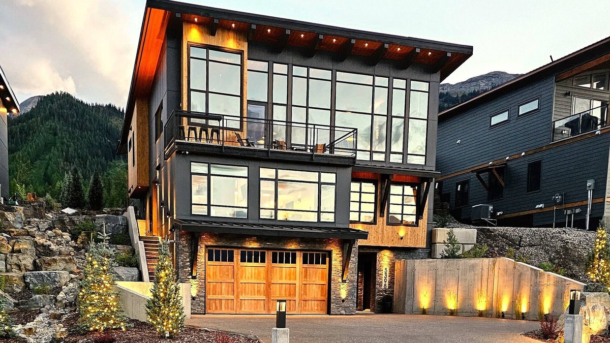 Mountain Spa Retreat | Sauna + Cold Plunge + Hot Tub | Panoramic mountain vistas