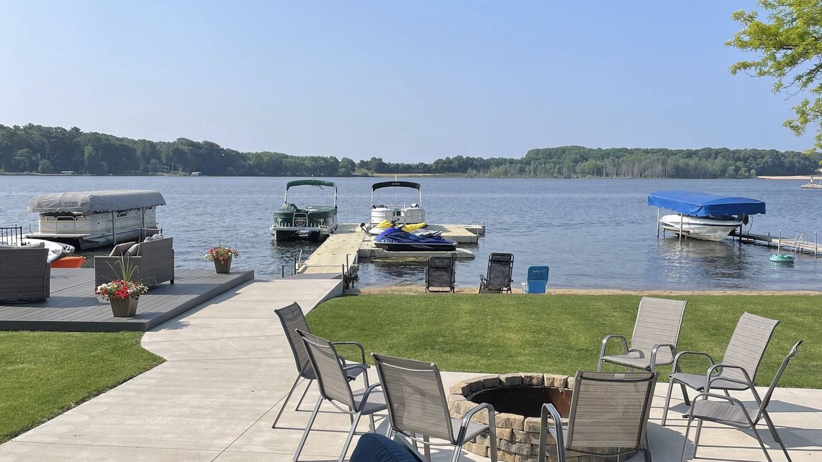 New Listing - Mona Lake Living