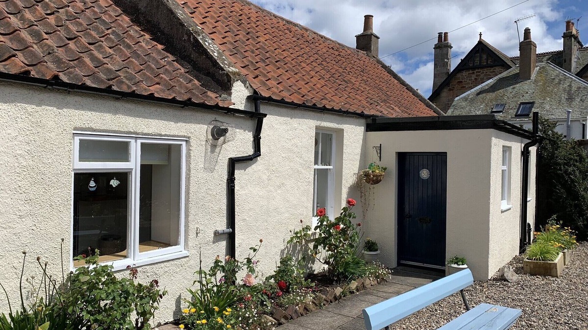 No50 - one bedroom cottage, south facing courtyard in Crail.