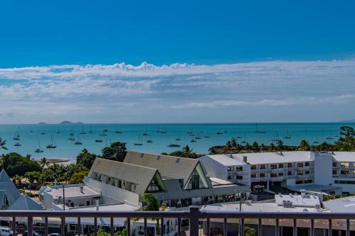 OCEAN VIEWS 10