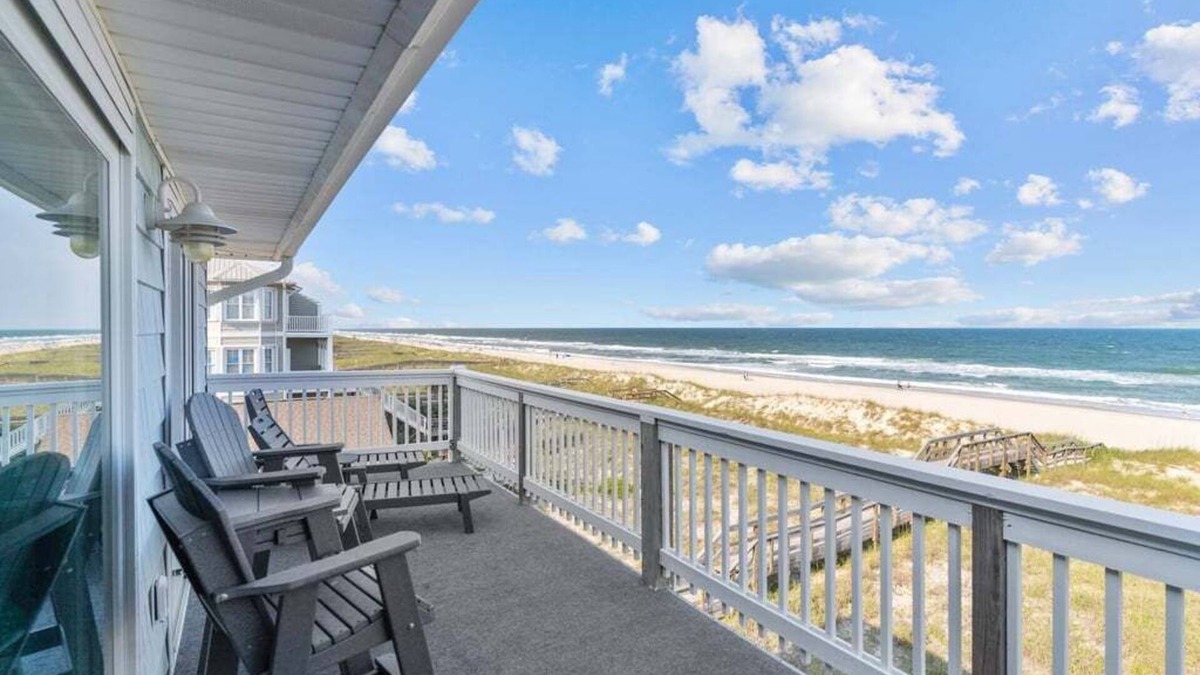 Oceanfront condo with pool. Easy walk to CB Boardwalk!