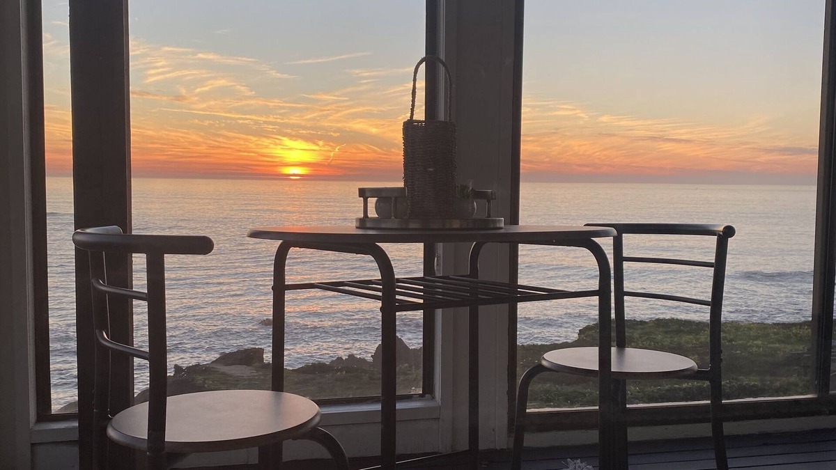 Oceanfront Oasis, Sunsets & Crashing Waves