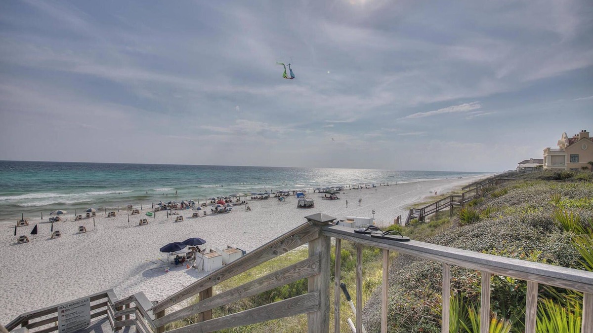 On 30A, 4 Houses from Beach with Beachfront Pool, between Rosemary and Alys