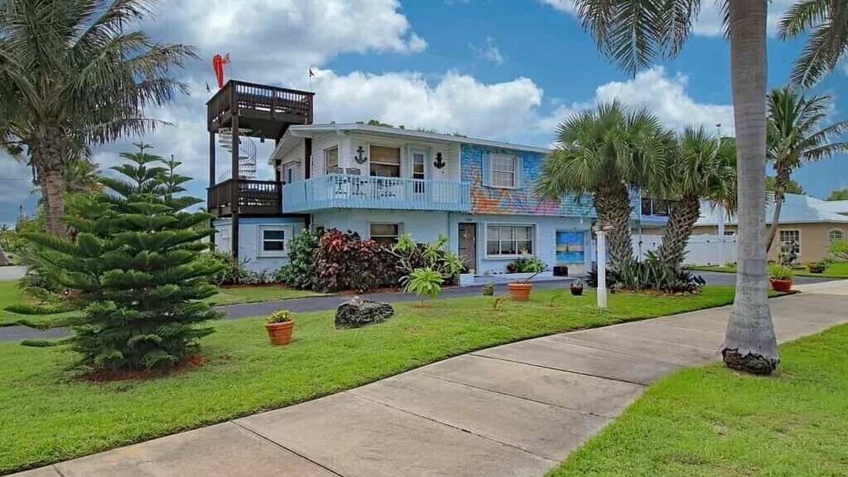 On Hutchinson Island. Large upstairs suite, private pool, beach is minutes away.