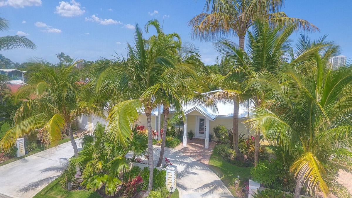 PALM BEACH SHORES - LUXURY BEACH HOUSE RENTAL - SINGER ISLAND