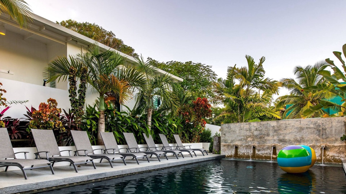 Palm Cottages - Entire Compound - Tropical Oasis