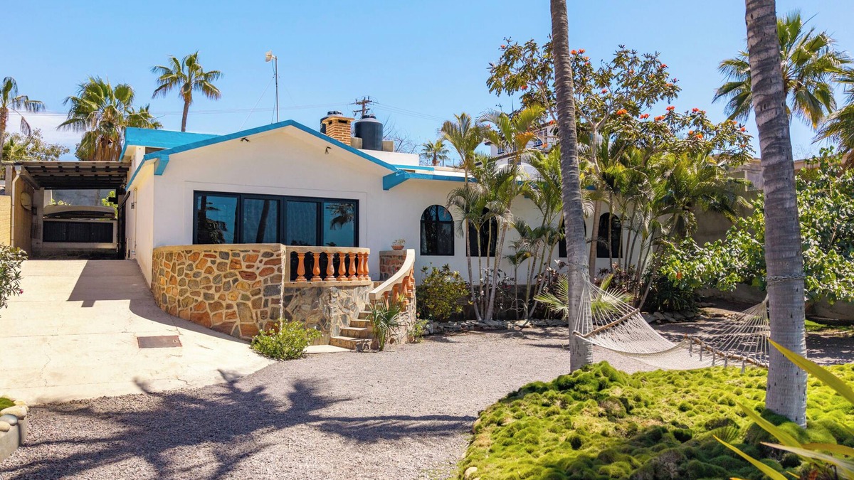 Palmas Paradise, 3BR house