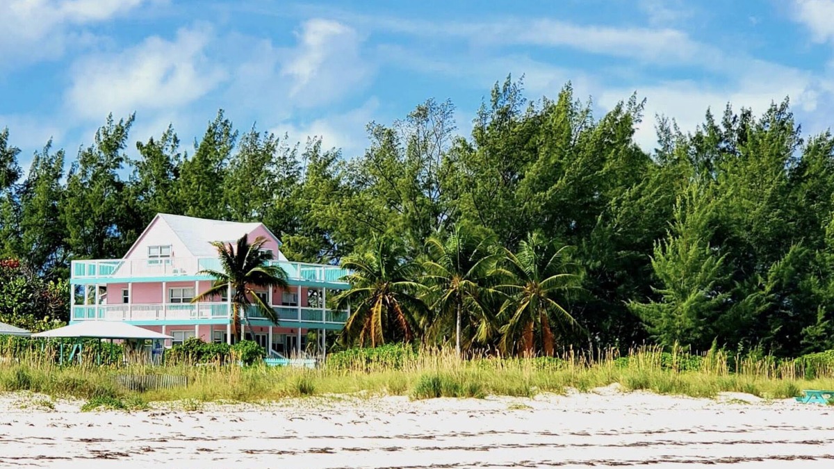 Paradiso Oasis - Beautiful Beachfront Oasis on Secluded Island in the Bahamas!