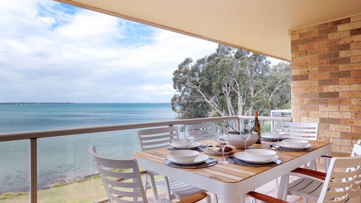 Pelican Sands, 3/83 Soldiers Point Rd - stunning waterfront unit, magical views & air conditioning