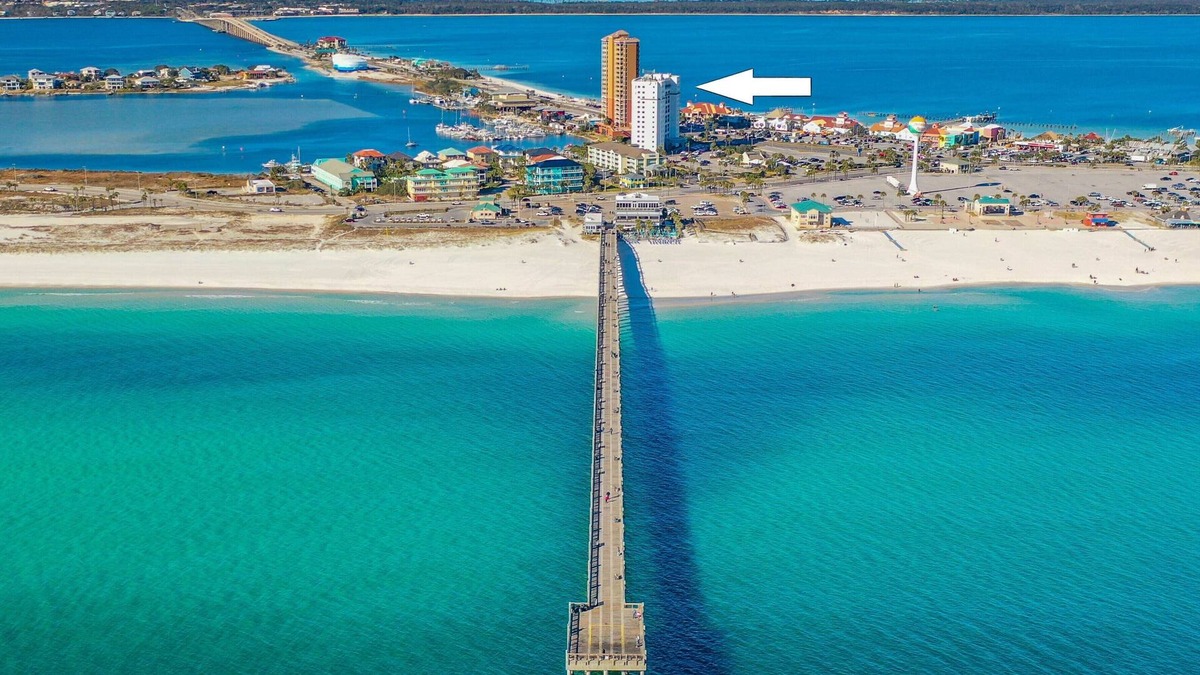 Perfect Location - Close to Everything! and 2 Beach Bikes included!