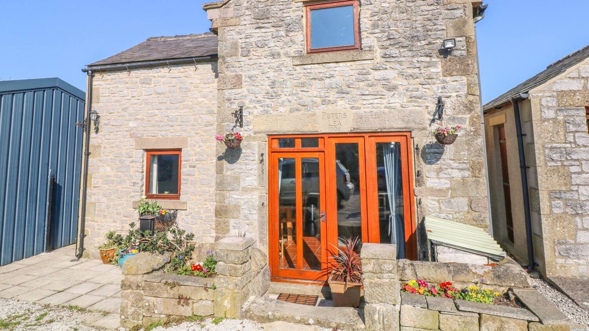PETERS LEA, family friendly, luxury holiday cottage in Bakewell