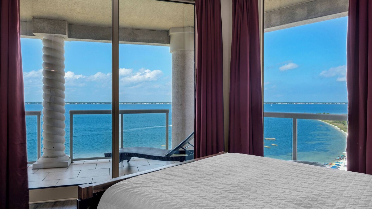 Portofino 4-901 | 3 Bed, 3 Bath